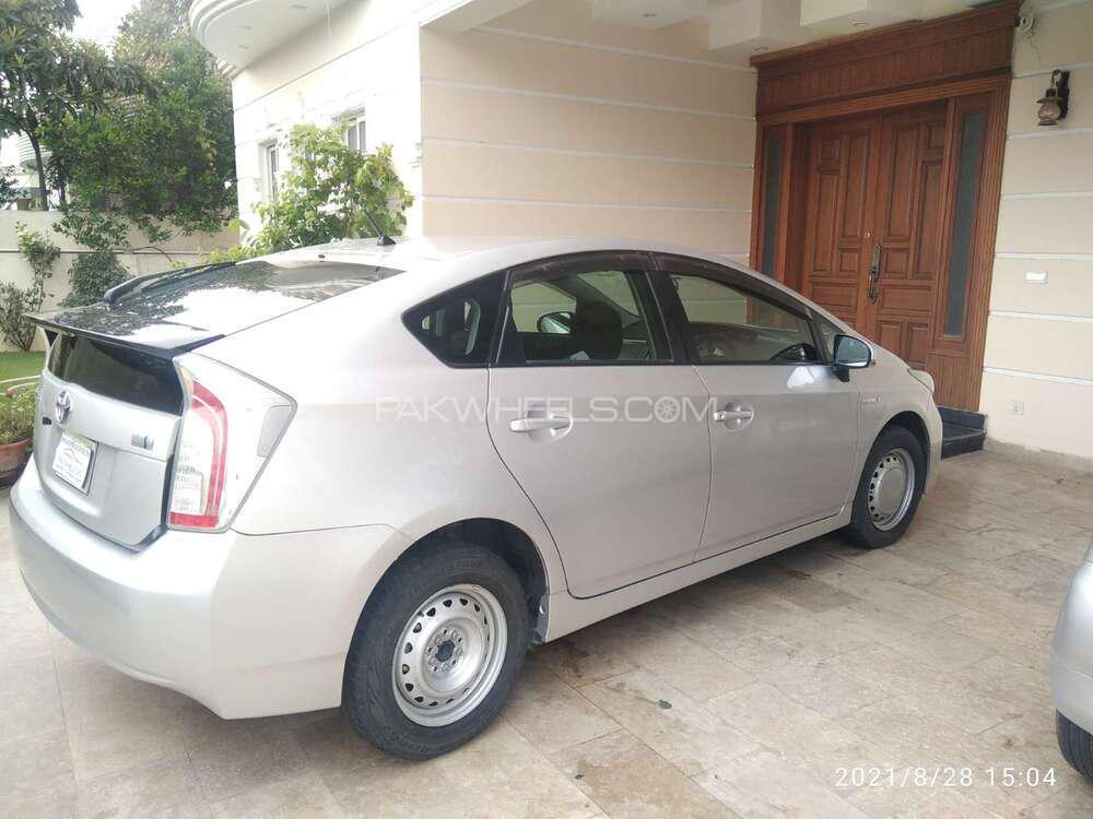 Toyota Prius 2014 for Sale in Islamabad Toyota Prius 2014 for Sale in Islamabad Image-4