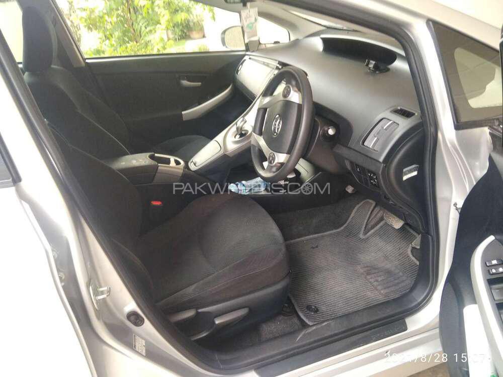Toyota Prius 2014 for Sale in Islamabad Toyota Prius 2014 for Sale in Islamabad Image-14