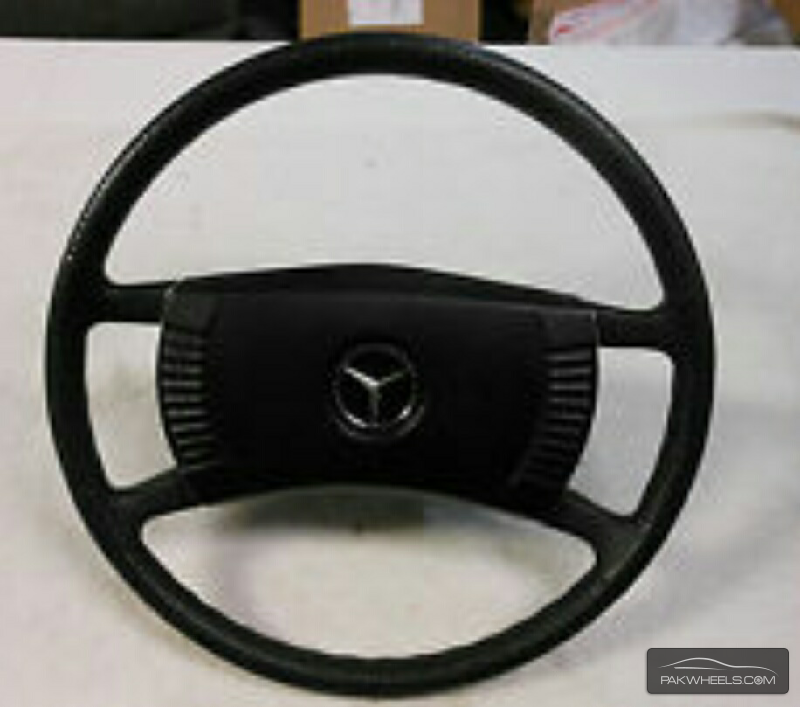 mercedes benz steering wheel Image-1