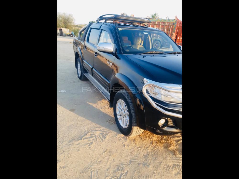 Toyota Hilux 2016 for Sale in Mian Wali Image-1