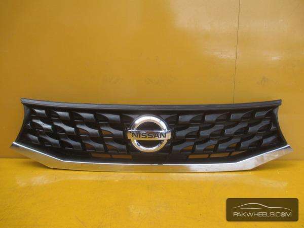 Nissan Dayz Front Chrome Grill 2013 Model Image-1