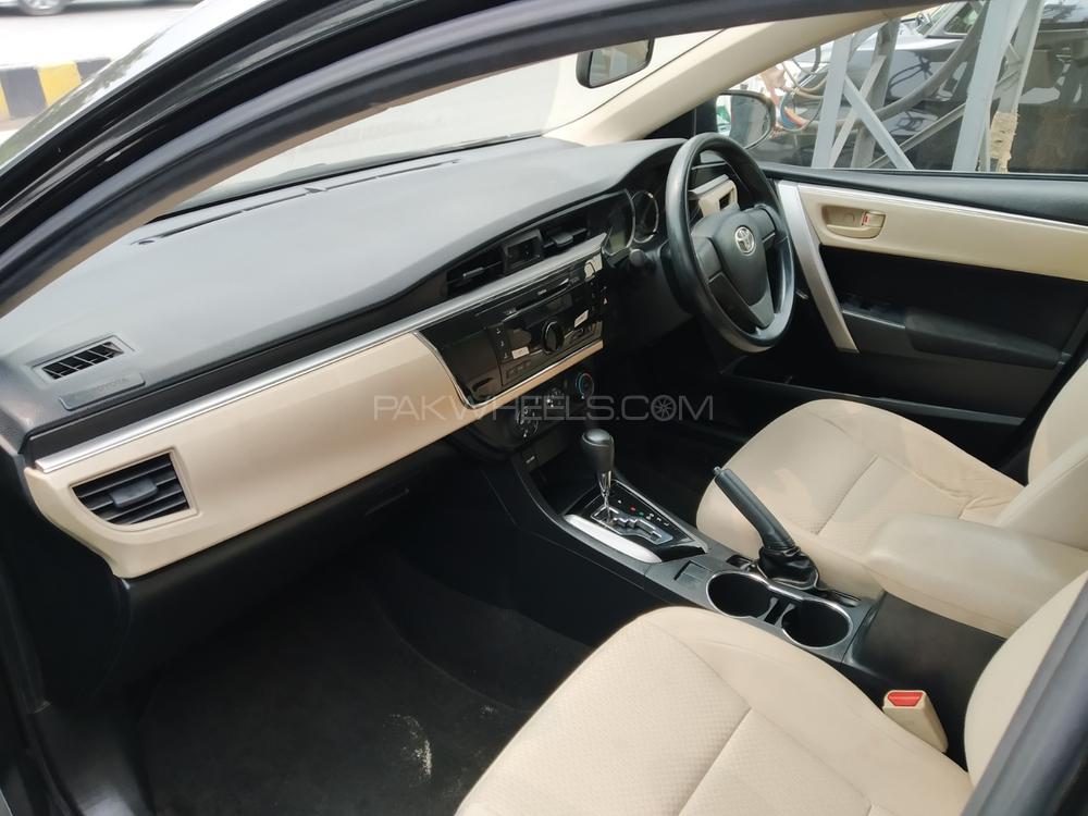 Toyota Corolla 2015 for Sale in Lahore Toyota Corolla 2015 for Sale in Lahore Image-4
