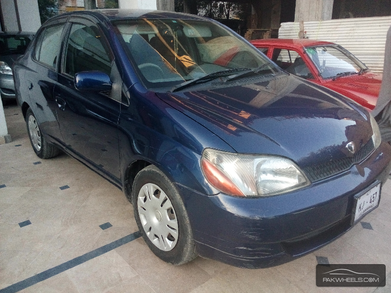 Toyota Platz 2000 for Sale in Islamabad Image-1