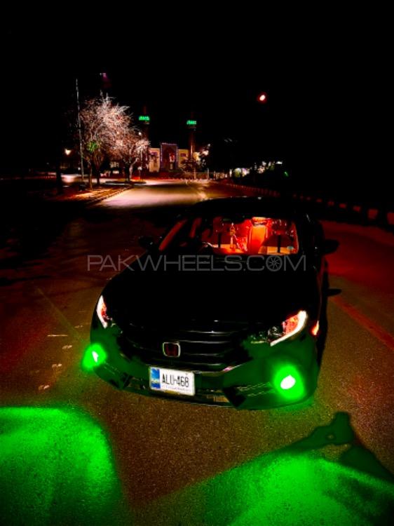 Honda Civic - 2018  Image-1