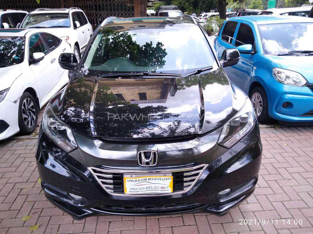 Honda Vezel 2015 for Sale in Islamabad Image-1
