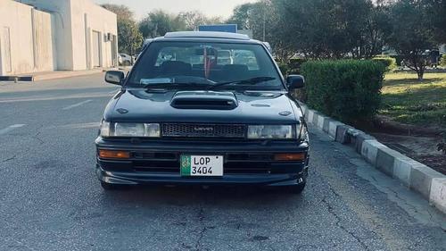 Toyota Corolla - 1990