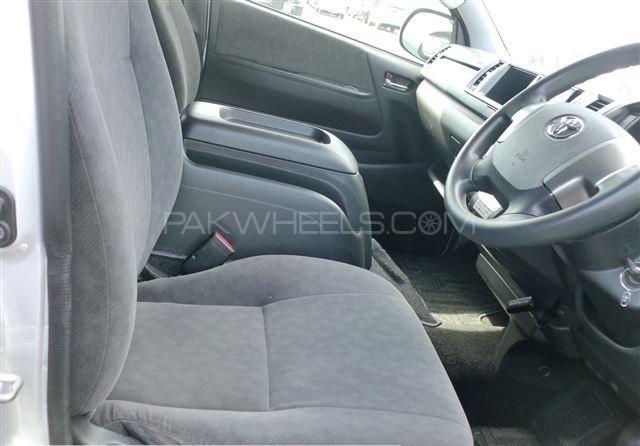 Toyota Hiace 2016 for Sale in Karachi Toyota Hiace 2016 for Sale in Karachi Image-9