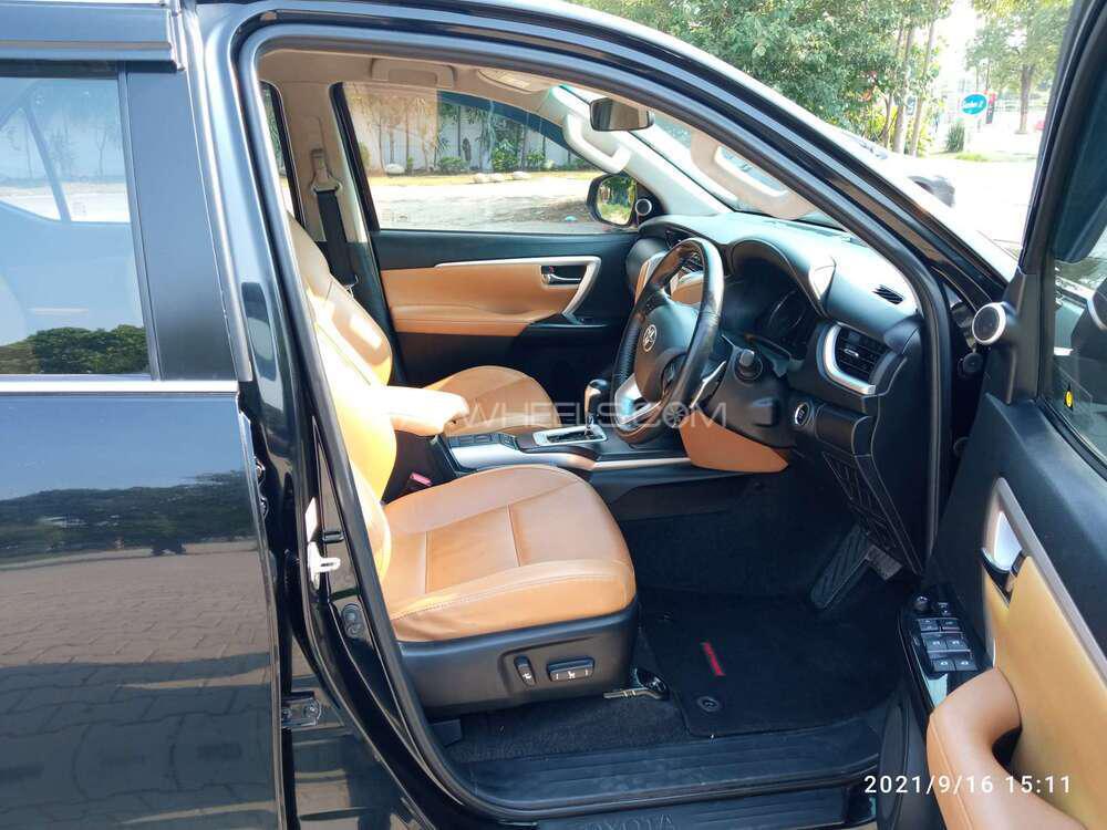 Toyota Fortuner 2019 for Sale in Lahore Toyota Fortuner 2019 for Sale in Lahore Image-11