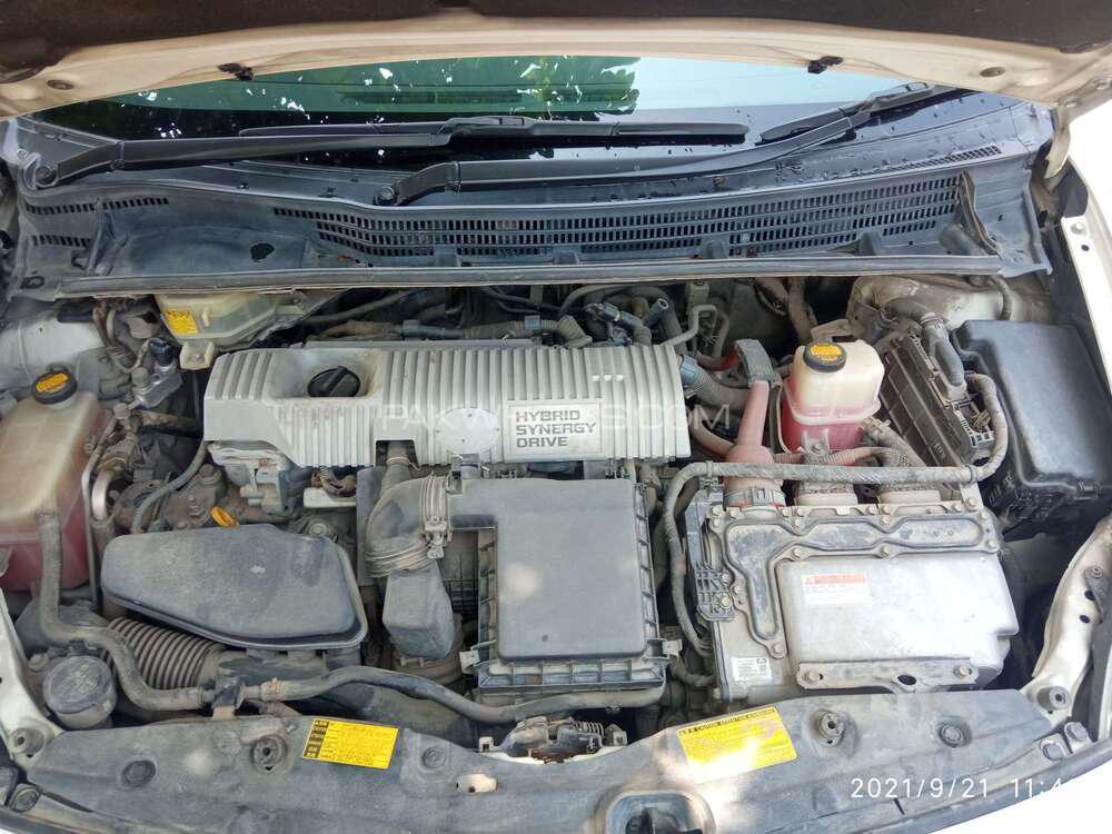 Toyota Prius 2011 for Sale in Lahore Toyota Prius 2011 for Sale in Lahore Image-5