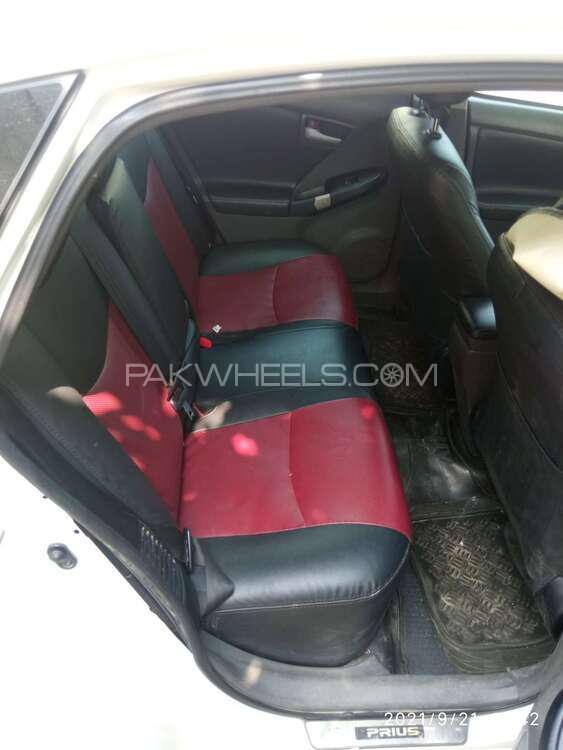 Toyota Prius 2011 for Sale in Lahore Toyota Prius 2011 for Sale in Lahore Image-10