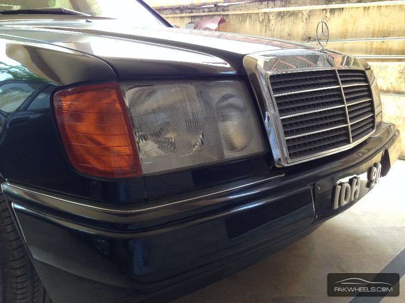 Mercedes Benz E Class 1992 for Sale in Islamabad Image-1