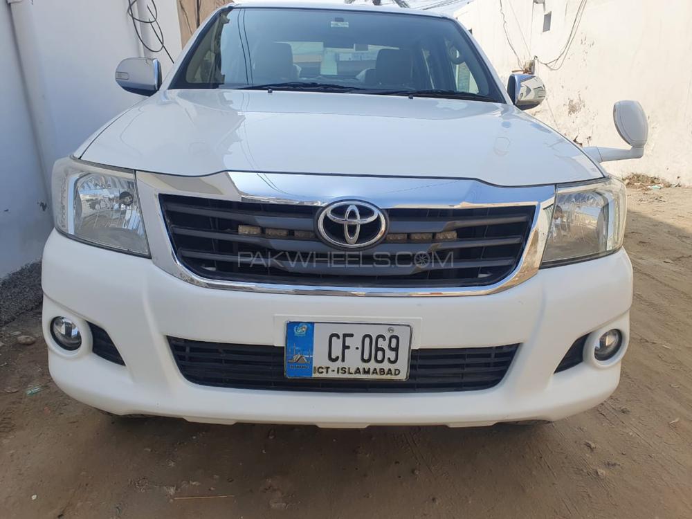 Toyota Hilux 2015 for Sale in Bhakkar Image-1