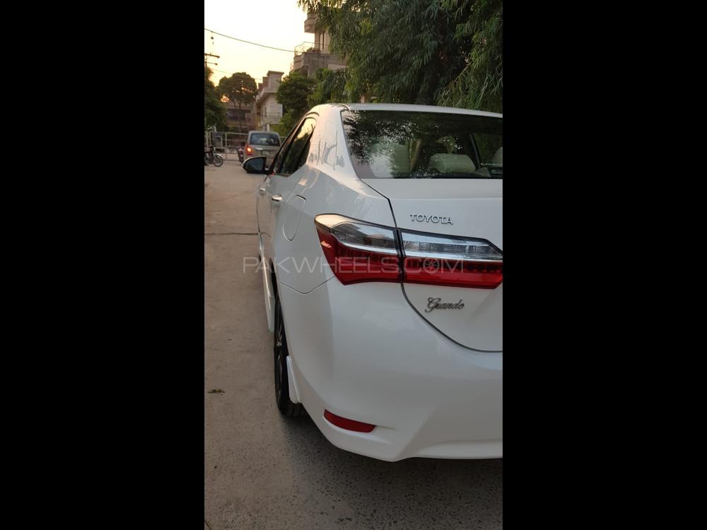 Toyota Corolla 2019 for Sale in Lahore Toyota Corolla 2019 for Sale in Lahore Image-9