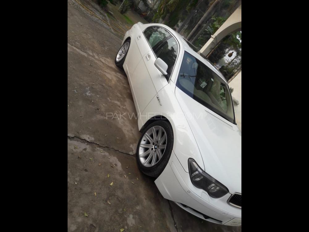 بی ایم ڈبلیو 7 سیریز 2003 for Sale in اسلام آباد بی ایم ڈبلیو 7 سیریز 2003 for Sale in اسلام آباد Image-3