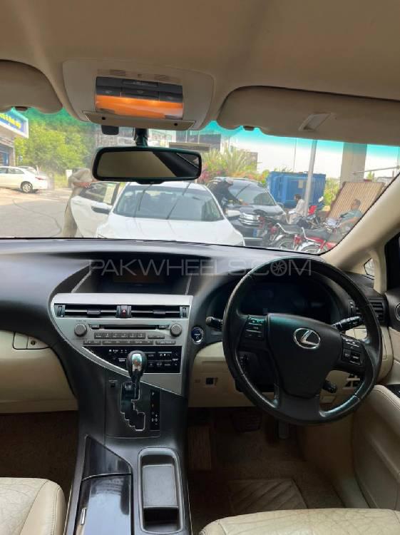 Lexus RX Series 2010 for Sale in Lahore Lexus RX Series 2010 for Sale in Lahore Image-3