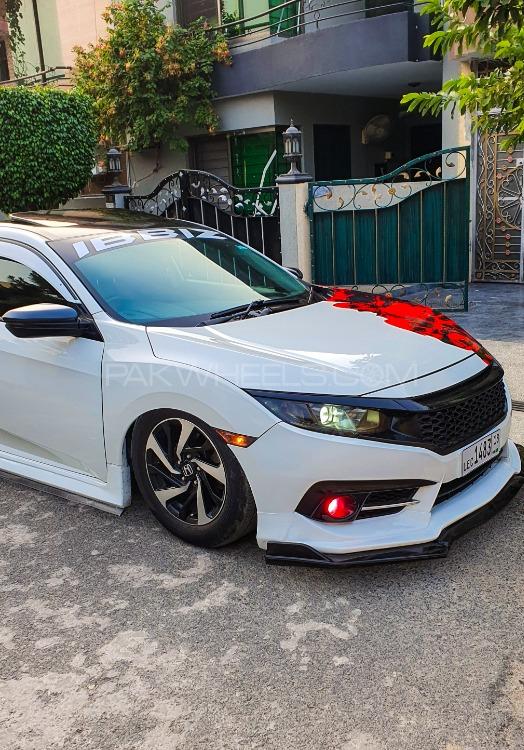 Honda Civic - 2018  Image-1