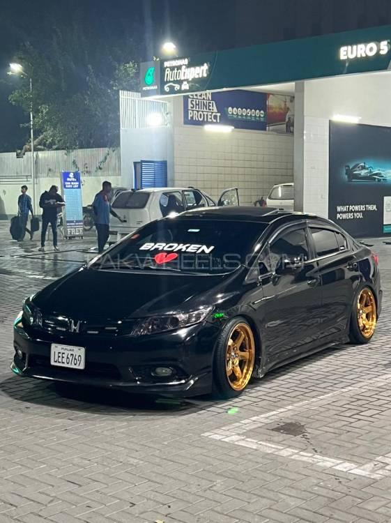 ہونڈا سوک - 2013  Image-1