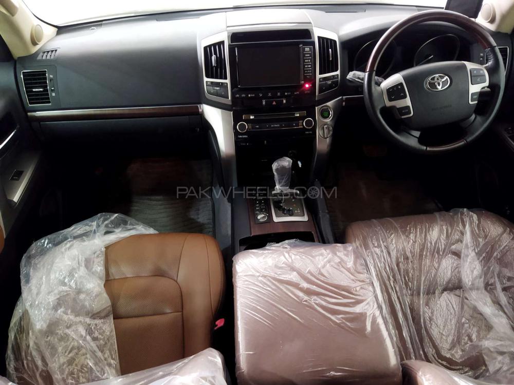 ٹویوٹا لینڈ کروزر 2015 for Sale in کراچی ٹویوٹا لینڈ کروزر 2015 for Sale in کراچی Image-9