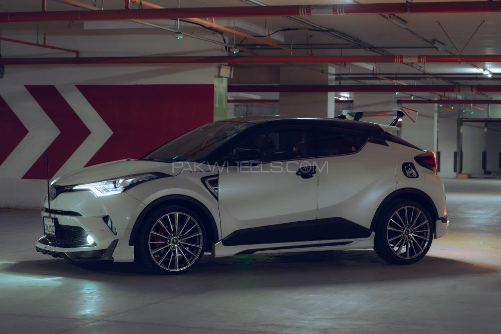 Toyota C-HR - 2017  Image-1