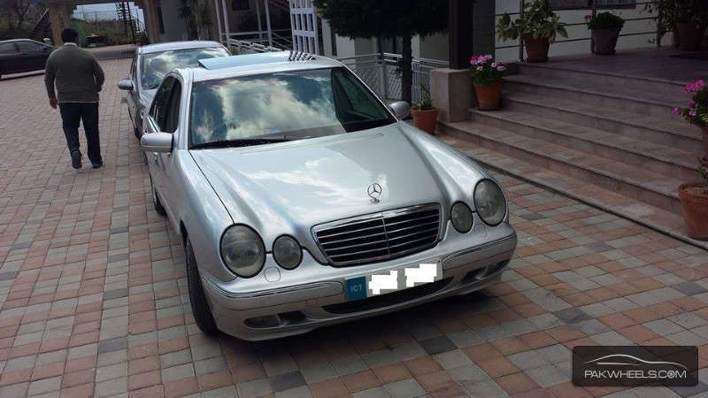 Mercedes Benz E Class 2001 for Sale in Islamabad Image-1