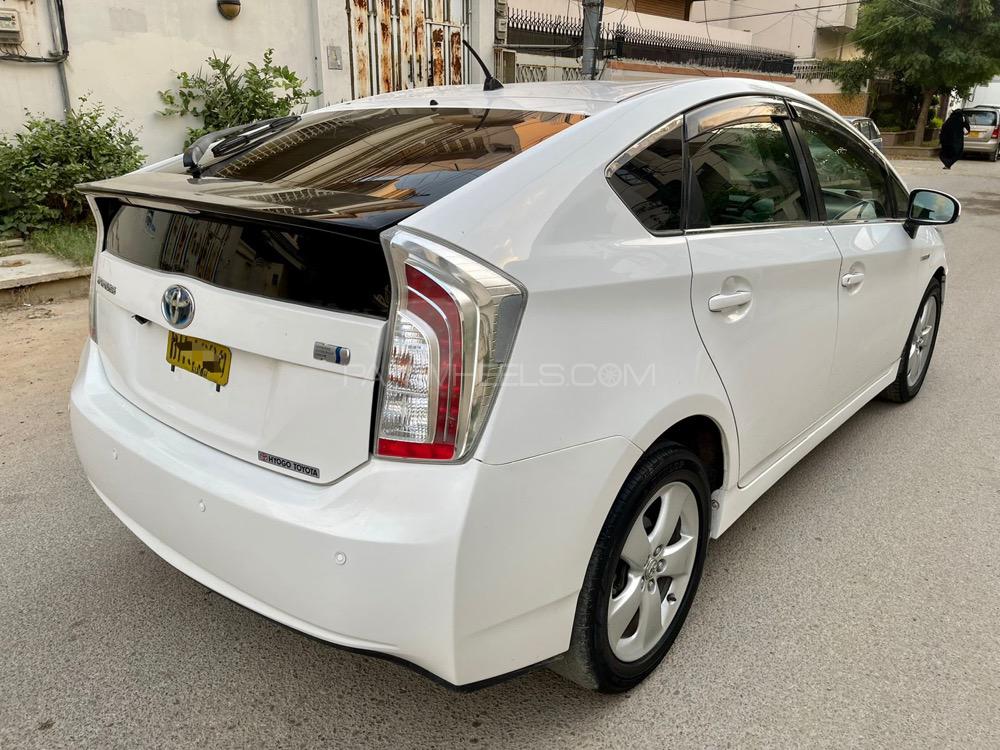 Toyota Prius 2013 for Sale in Karachi Toyota Prius 2013 for Sale in Karachi Image-5