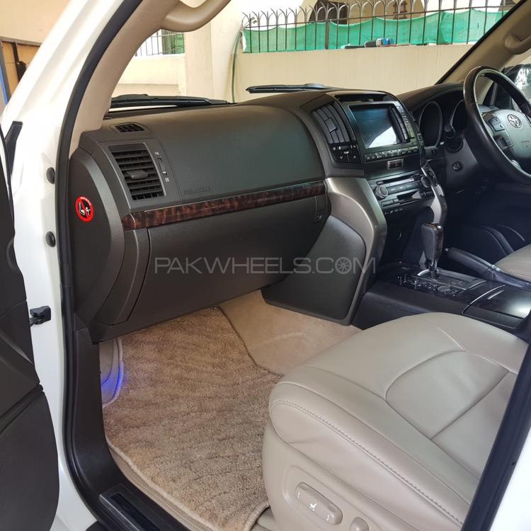 Toyota Land Cruiser 2010 for Sale in Faisalabad Toyota Land Cruiser 2010 for Sale in Faisalabad Image-18