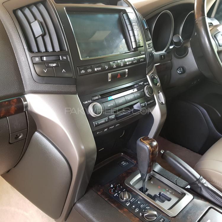 Toyota Land Cruiser 2010 for Sale in Faisalabad Toyota Land Cruiser 2010 for Sale in Faisalabad Image-17