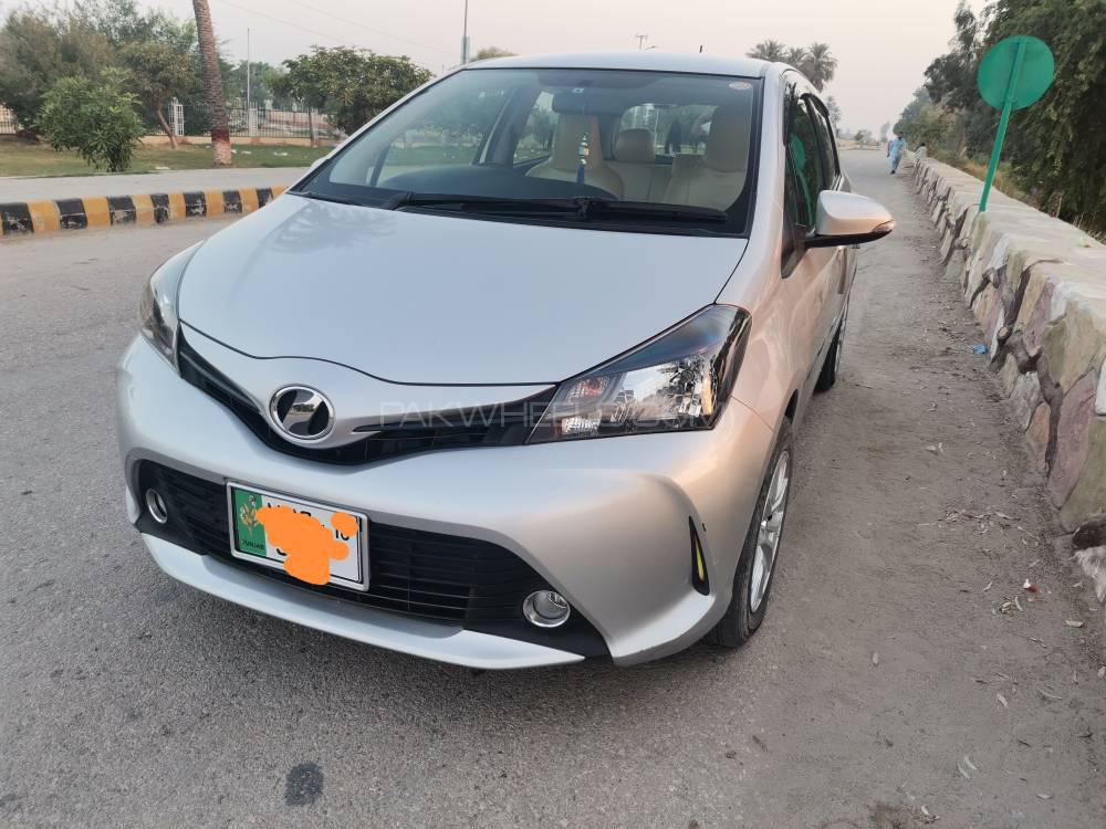 Toyota Vitz 2016 for Sale in Dera ismail khan Image-1