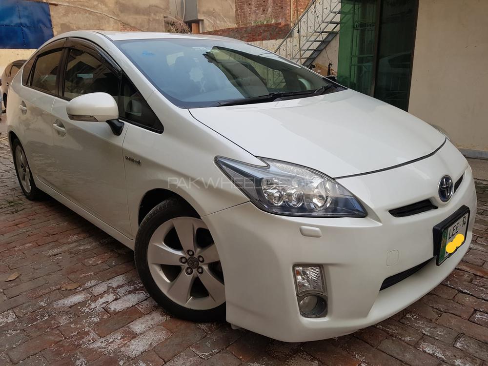 Toyota Prius 2011 for Sale in Lahore Toyota Prius 2011 for Sale in Lahore Image-2