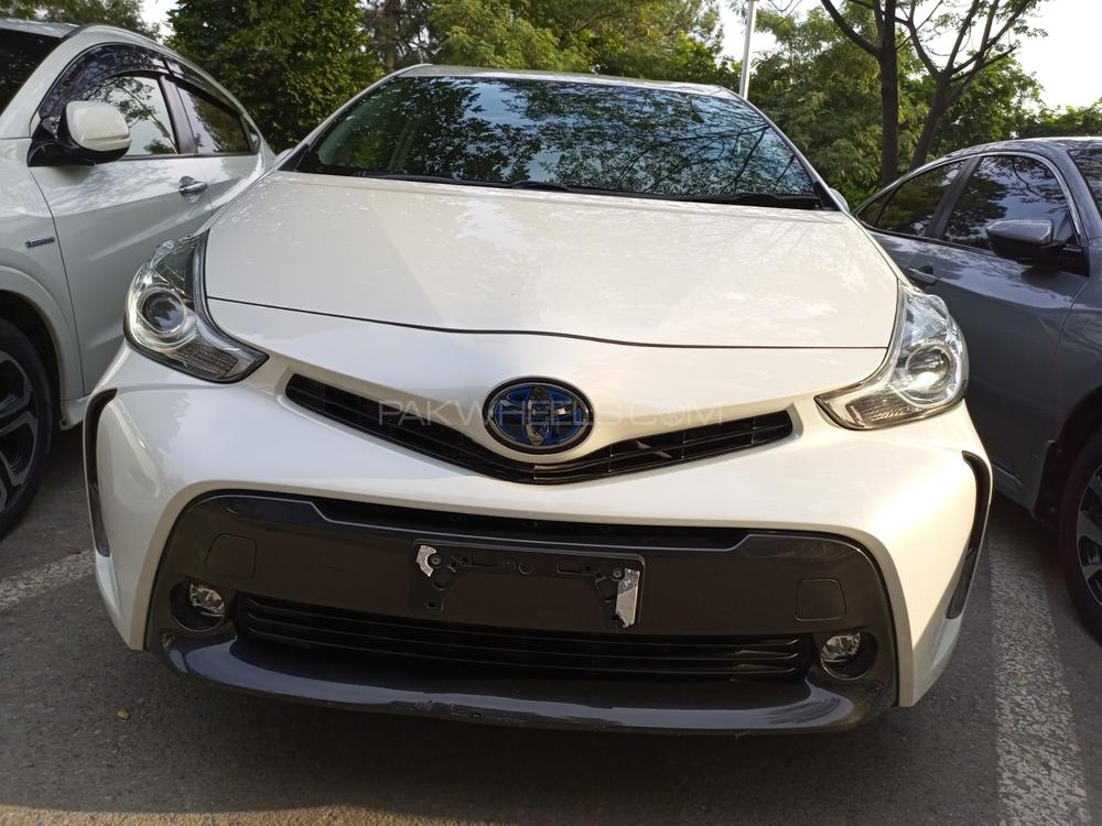 Toyota Prius Alpha 2018 for Sale in Islamabad Image-1