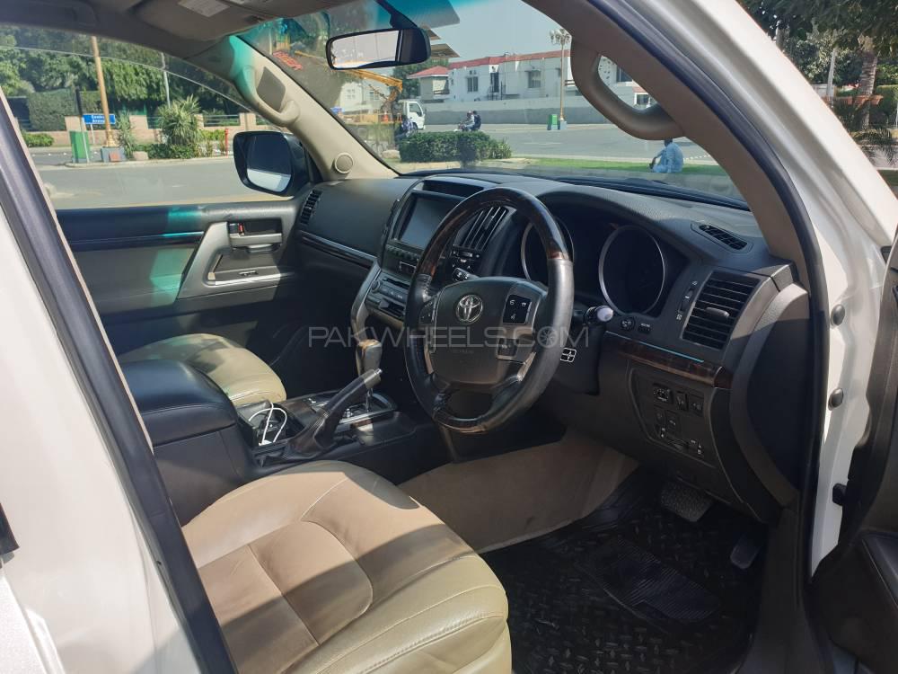 Toyota Land Cruiser 2010 for Sale in Lahore Toyota Land Cruiser 2010 for Sale in Lahore Image-7