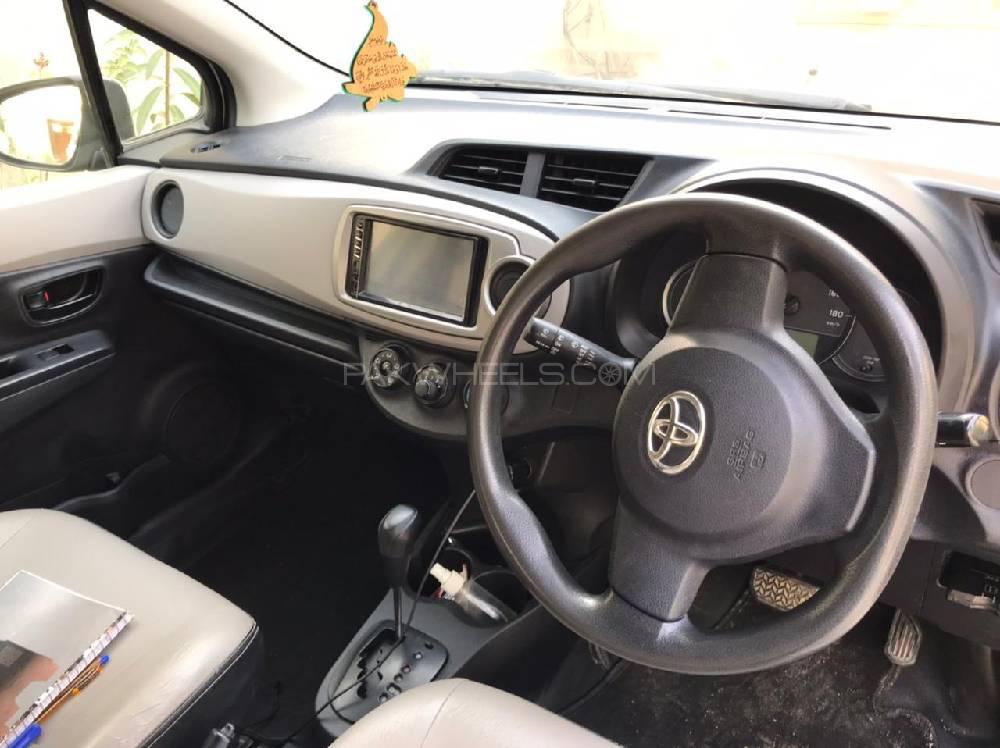 Toyota Vitz 2012 for Sale in D.G.Khan Image-1