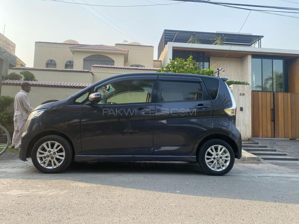 Nissan Dayz Highway Star 2013 for Sale in Lahore Nissan Dayz Highway Star 2013 for Sale in Lahore Image-4