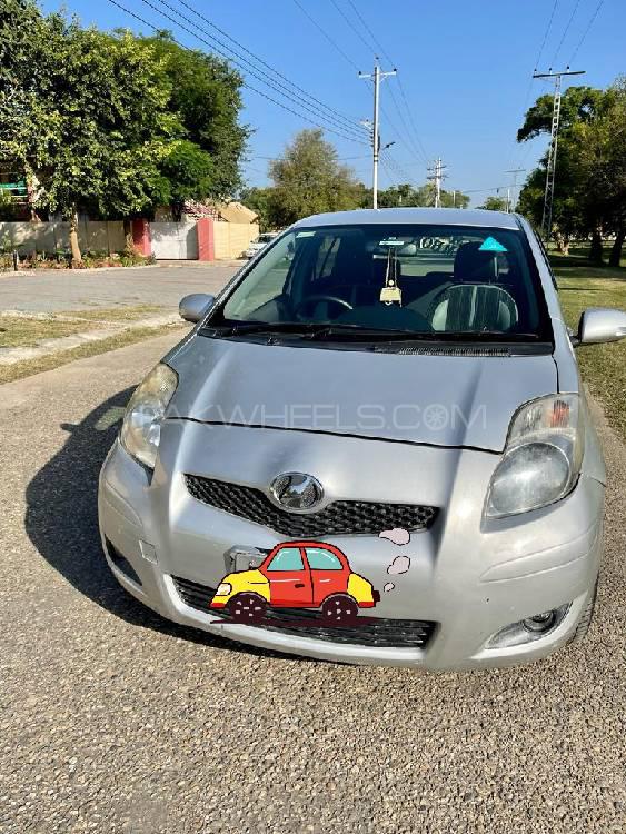 Toyota Vitz 2010 for Sale in Kharian Image-1