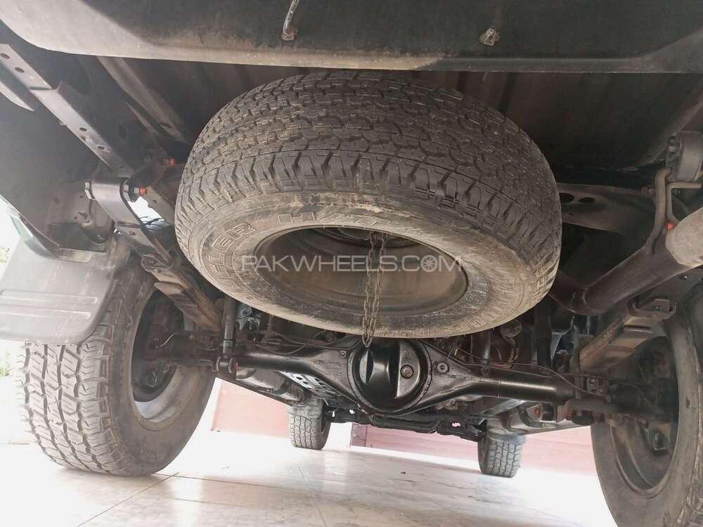 Toyota Hilux 2012 for Sale in Karachi Toyota Hilux 2012 for Sale in Karachi Image-14