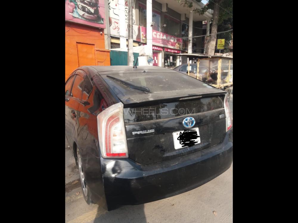 Toyota Prius 2013 for Sale in Peshawar Toyota Prius 2013 for Sale in Peshawar Image-4