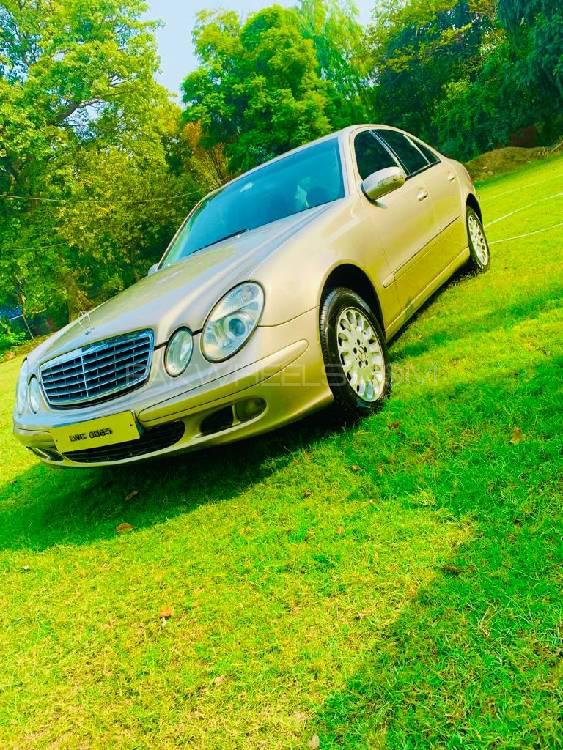 Mercedes Benz E Class 2004 for Sale in Sargodha Image-1