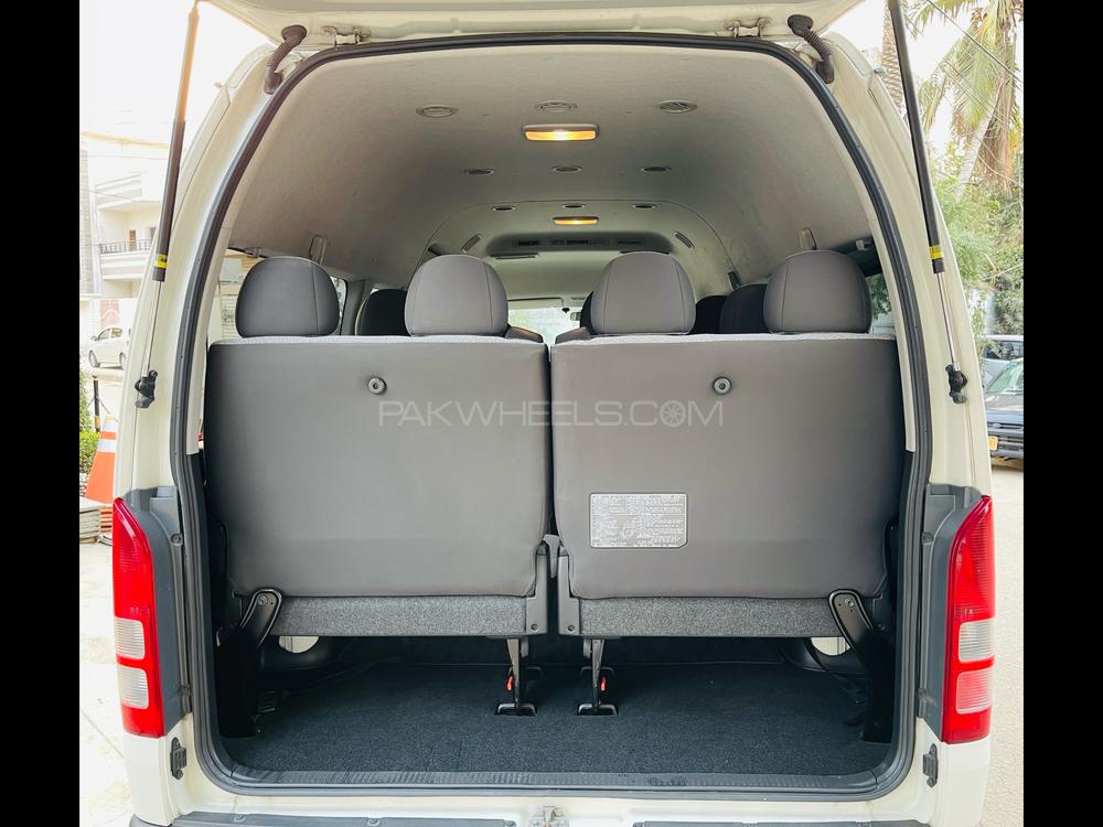 Toyota Hiace 2016 for Sale in Karachi Toyota Hiace 2016 for Sale in Karachi Image-5