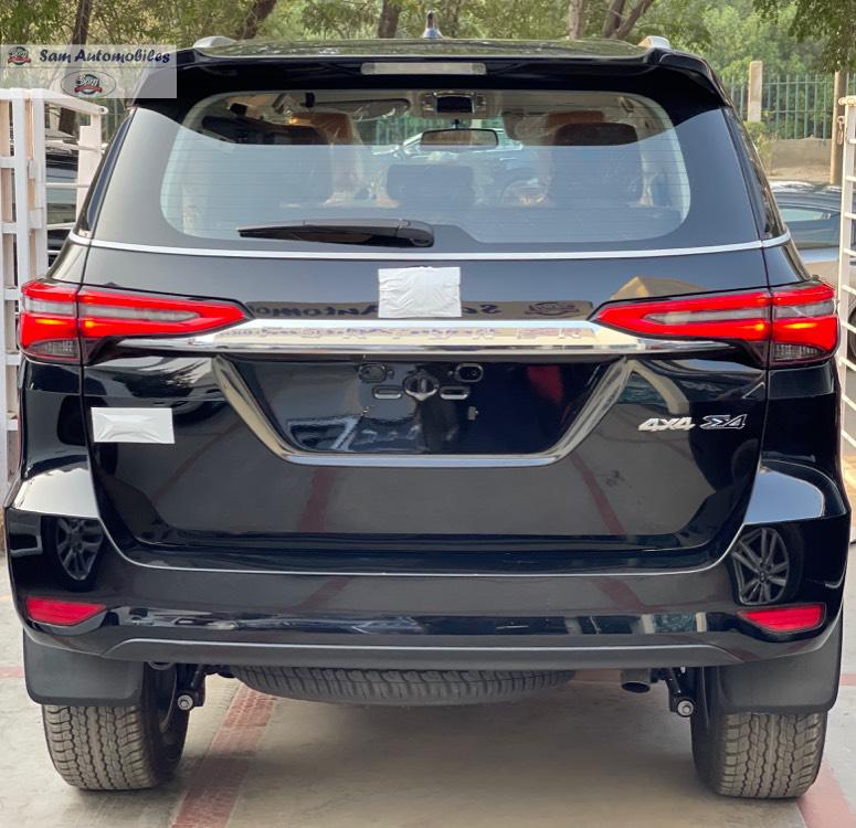 Toyota Fortuner 2021 for Sale in Karachi Toyota Fortuner 2021 for Sale in Karachi Image-9