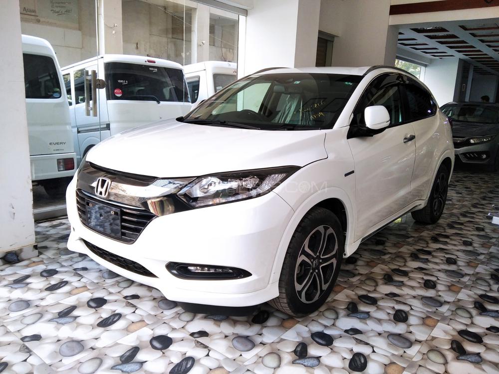 Honda Vezel 2017 for Sale in Karachi Image-1