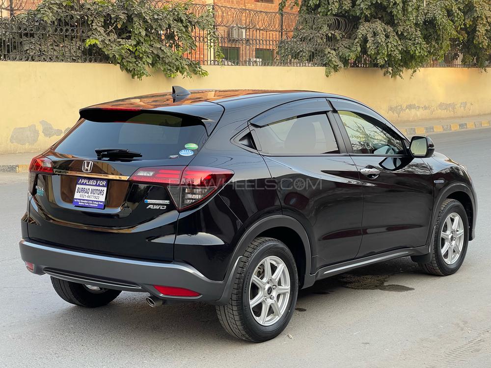Honda Vezel 2018 for Sale in Faisalabad Honda Vezel 2018 for Sale in Faisalabad Image-4