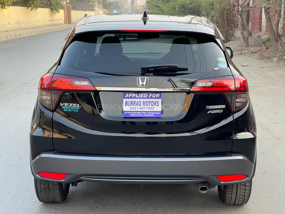 Honda Vezel 2018 for Sale in Faisalabad Honda Vezel 2018 for Sale in Faisalabad Image-5