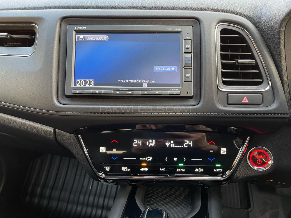 Honda Vezel 2018 for Sale in Faisalabad Honda Vezel 2018 for Sale in Faisalabad Image-12