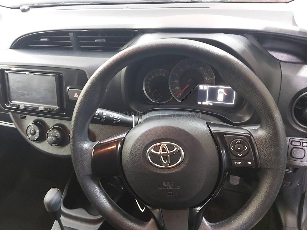 Toyota Vitz 2018 for Sale in Karachi Image-1