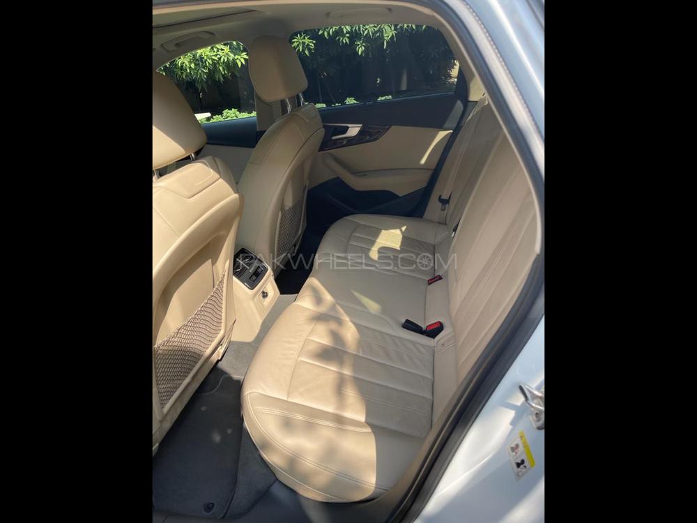 Audi A4 2018 for Sale in Sialkot Audi A4 2018 for Sale in Sialkot Image-8