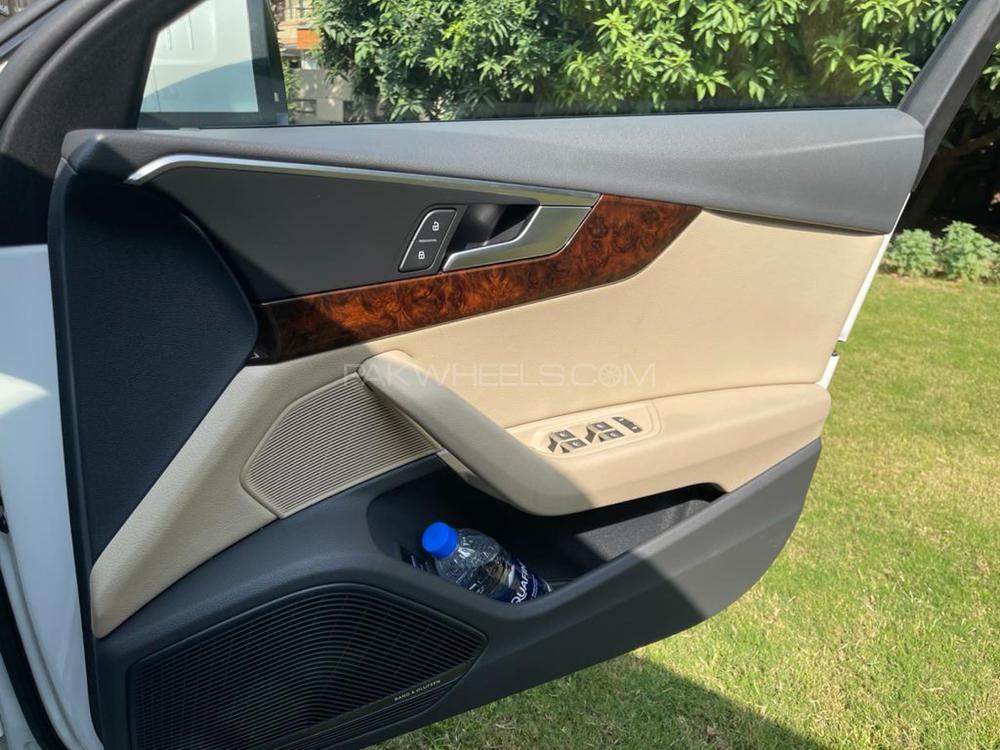 Audi A4 2018 for Sale in Sialkot Audi A4 2018 for Sale in Sialkot Image-11