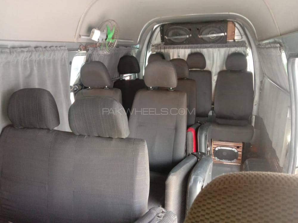 Toyota Hiace 2010 for Sale in Karachi Toyota Hiace 2010 for Sale in Karachi Image-3