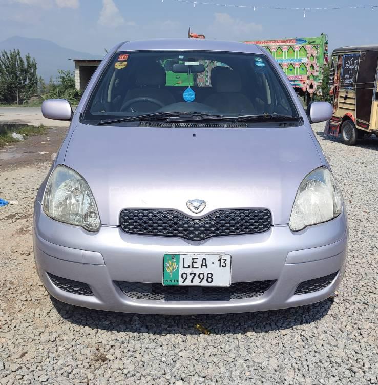 Toyota Vitz 2004 for Sale in Swat Image-1