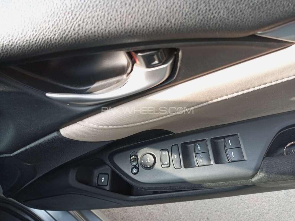Honda Civic 2018 for Sale in Lahore Honda Civic 2018 for Sale in Lahore Image-12