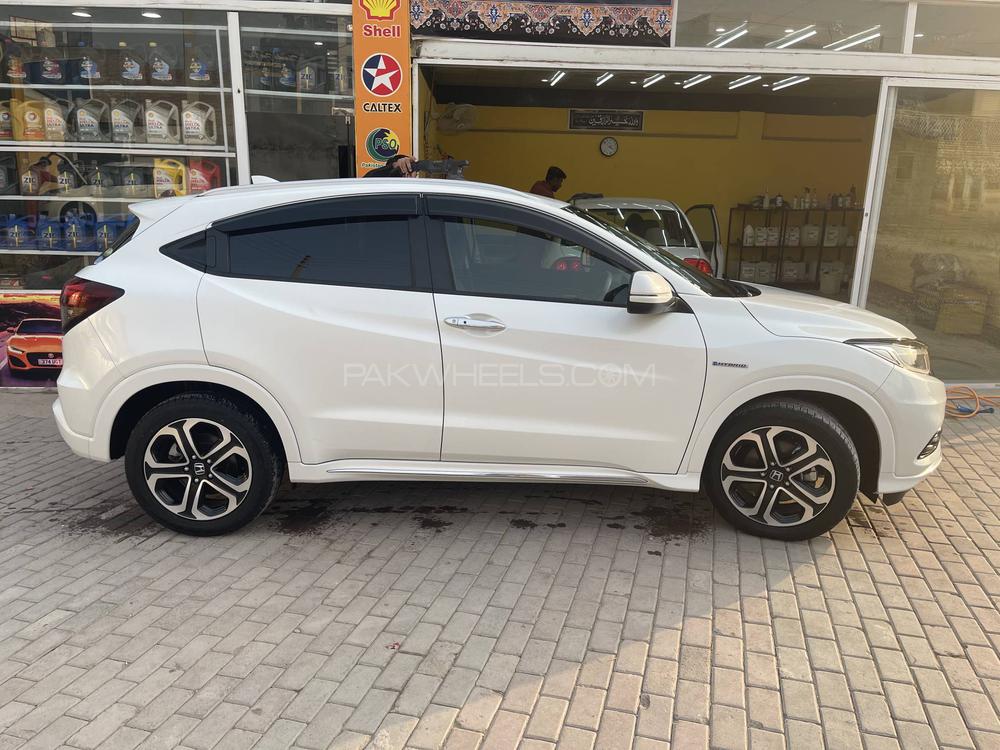 Honda Vezel 2019 for Sale in Peshawar Honda Vezel 2019 for Sale in Peshawar Image-4